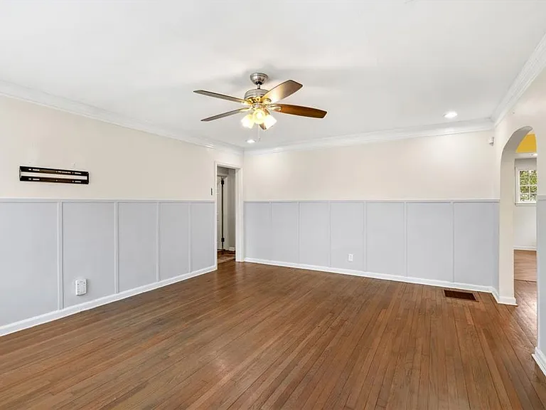 1649 Beecher St SW — Photo 5