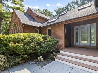 725 Strawberry Hill Rd, Concord, MA 01742