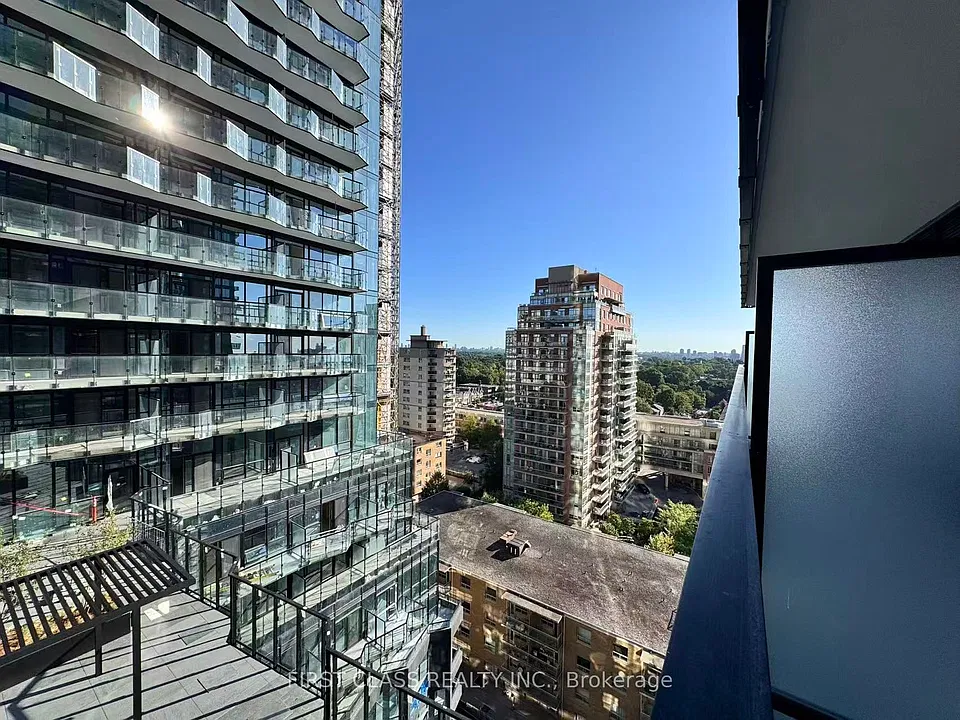 110 Broadway Ave #1107