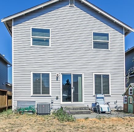 5th image of 18624 29th Ave E
