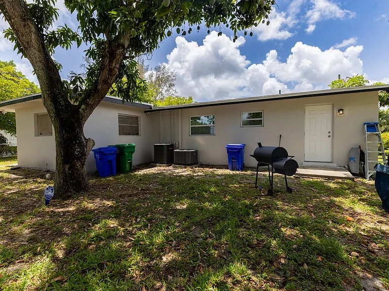 2921 NW 11th St E #EAST — Photo 8