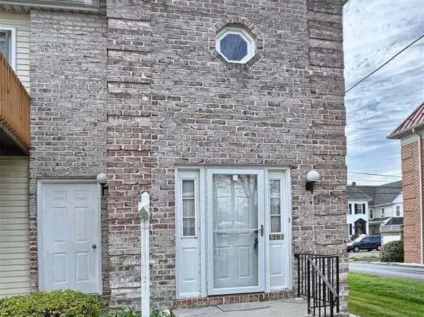 2142 Market St APT A203, Camp Hill, PA 17011