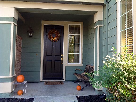 3rd image of 770 Beachwood Ln
