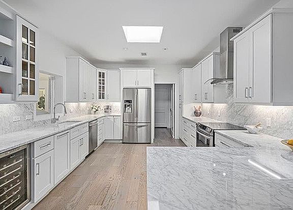 4th image of 8428 Poinciana Pl