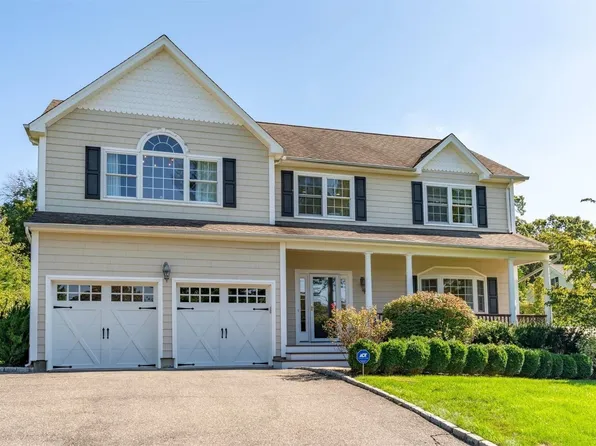 12 Kennedy Lane, Cold Spring Harbor, NY 11724