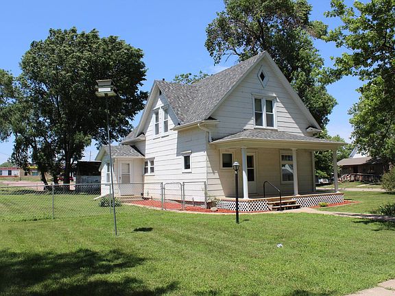2nd image of 300 S Lincoln St