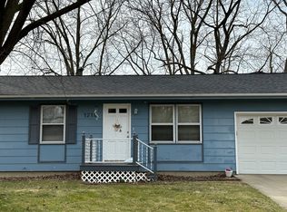 1210 Rutledge Rd, Bloomington, IL 61704