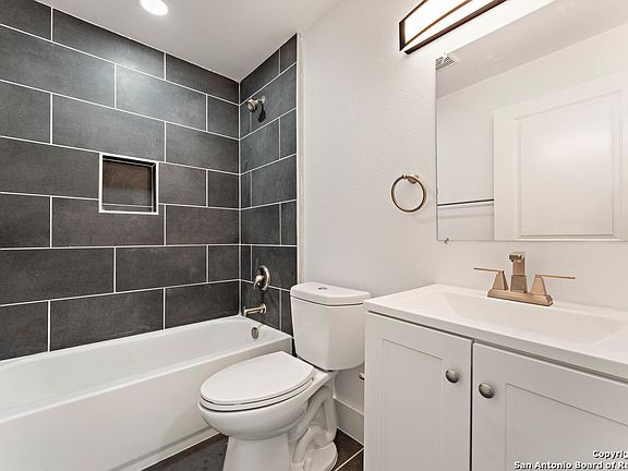 3rd image of 214 E HART AVE