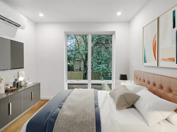 87 Carlton Avenue image 9 of 21