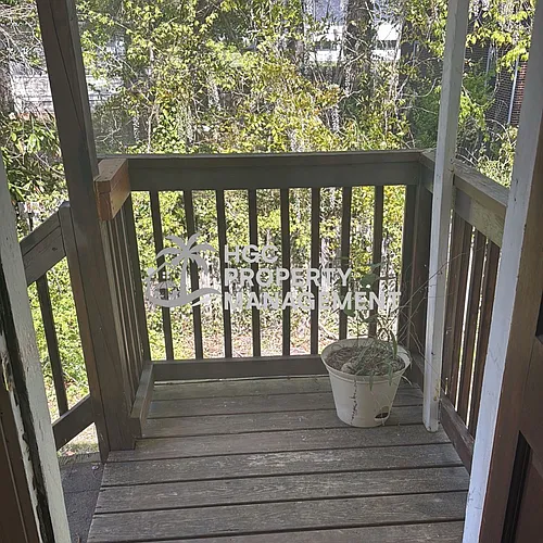 704A Irving Ave Photo 1