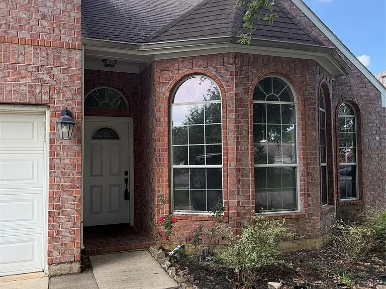 9210 Hidden Lake Cir E — Photo 48
