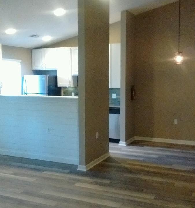 1st image of 550 Colony Park Dr APT 204
