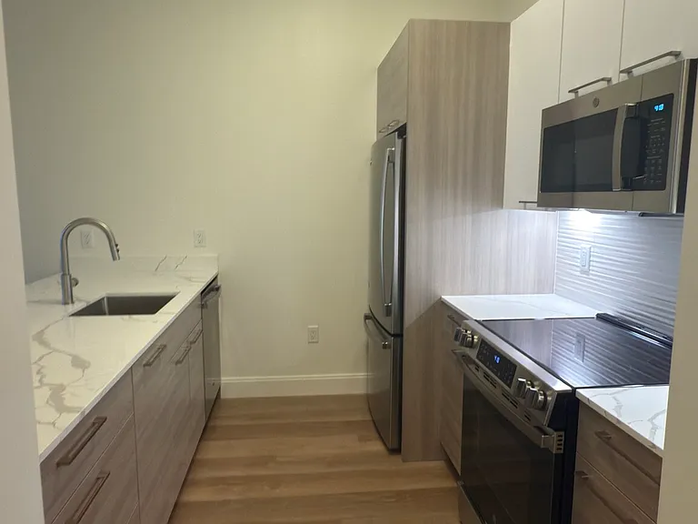 1077 Commonwealth Ave #244D — Photo 3