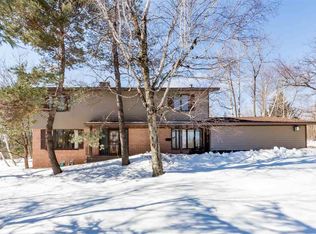 717 Valley Dr, Duluth, MN 55804