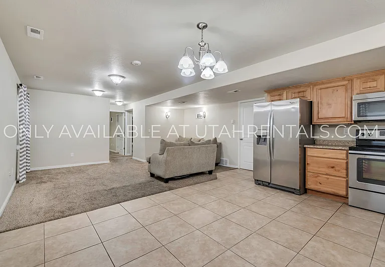 2801 S Harrow Ct — Photo 3