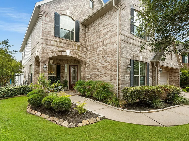 11 Pintuck Pl — Photo 3