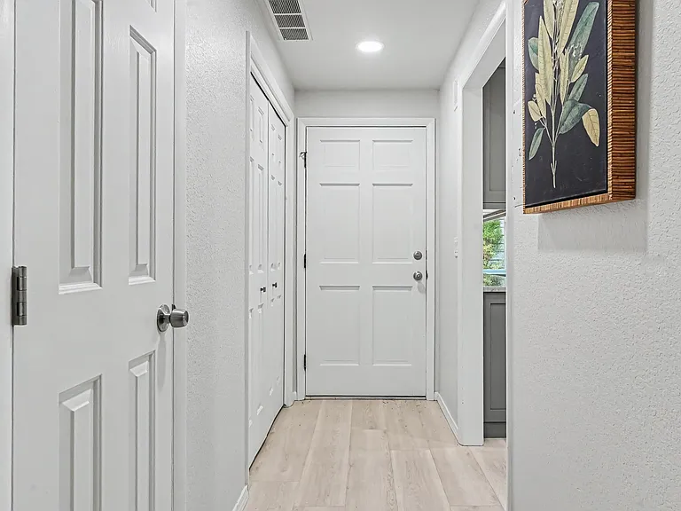 1924 S Teal Ln — Photo 4