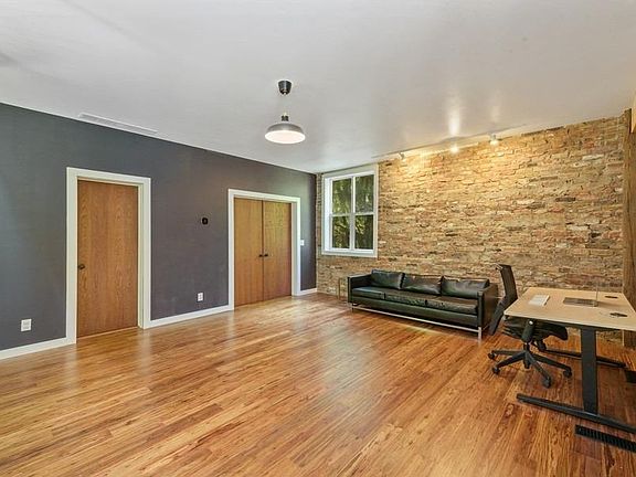 4th image of 407 E Saint Clair Ave