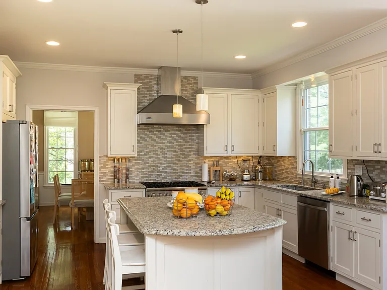 8809 Saunders Ln — Photo 14