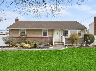 867 Old Britton Rd, Bellmore, NY 11710