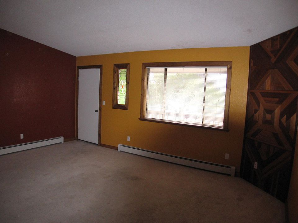 2nd image of 566 1/2 Garfield Dr APT D