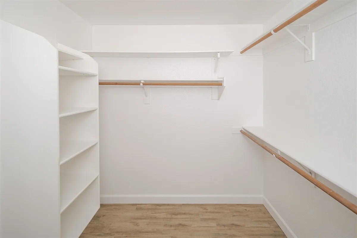 3 bed, 2152 sqft, $3,100 — Photo 3