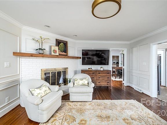 4th image of 6427 Greencove Dr