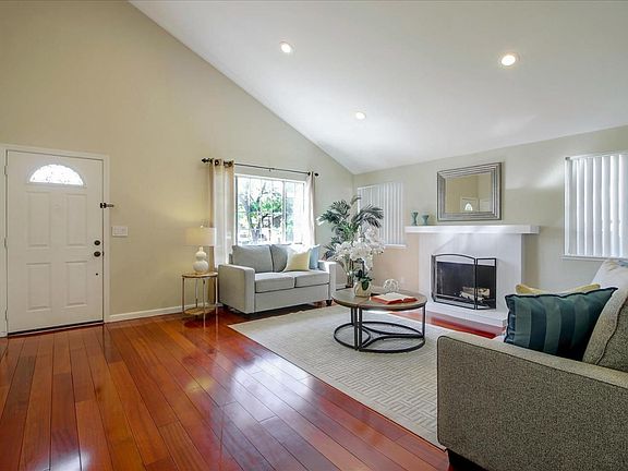 3rd image of 4162 Crescendo Ave