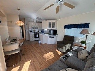 2nd image of 10442 N Frontage Rd #360