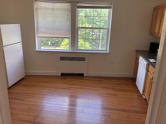 5th image of 38 Fairbanks St #6