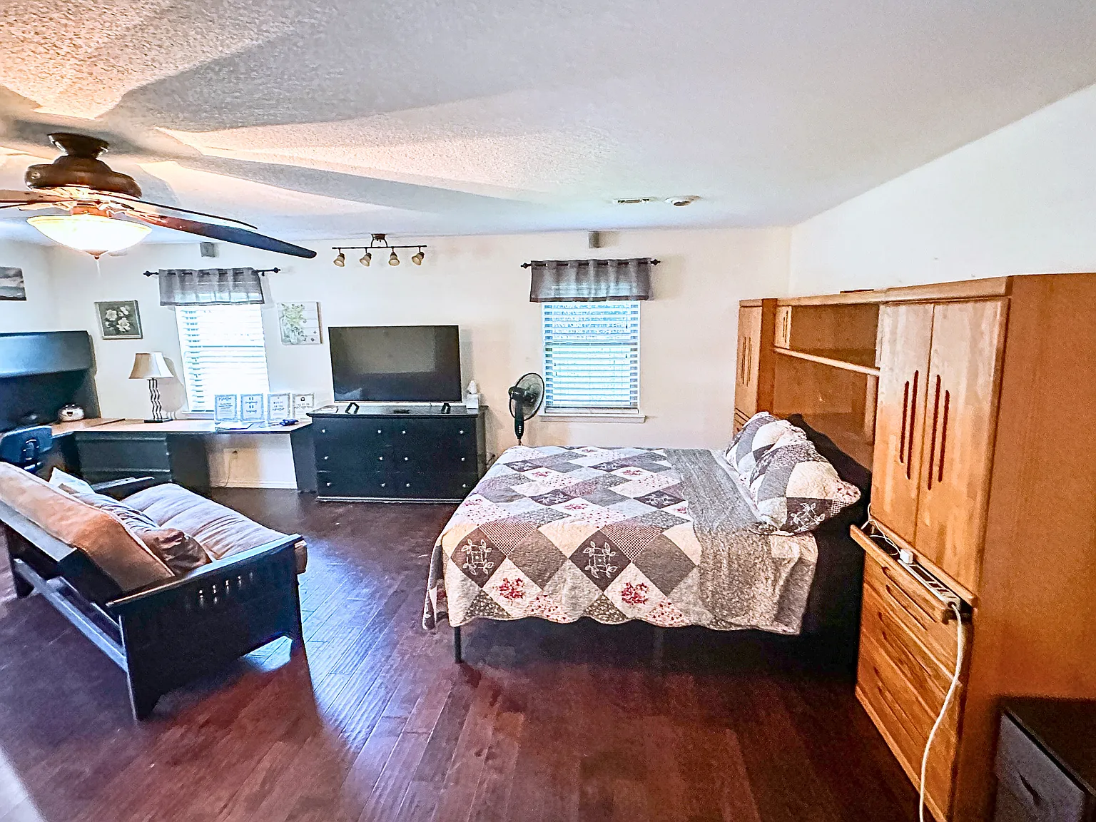 Studio, 2506 sqft, $2,010 — Photo 4