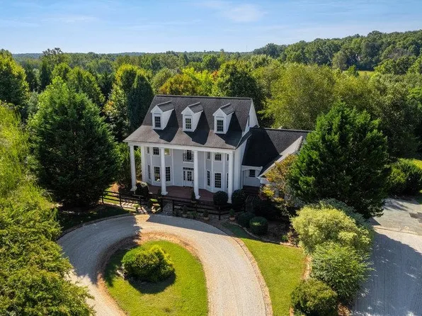 125 Hunter Hack Trl, Campobello, SC 29322