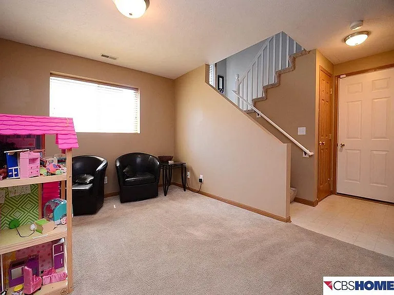 7916 Curtis Ave — Photo 8