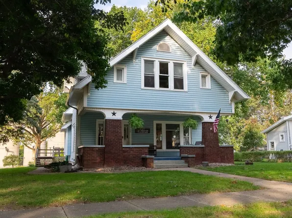 104 N 2nd St, Chalmers, IN 47929