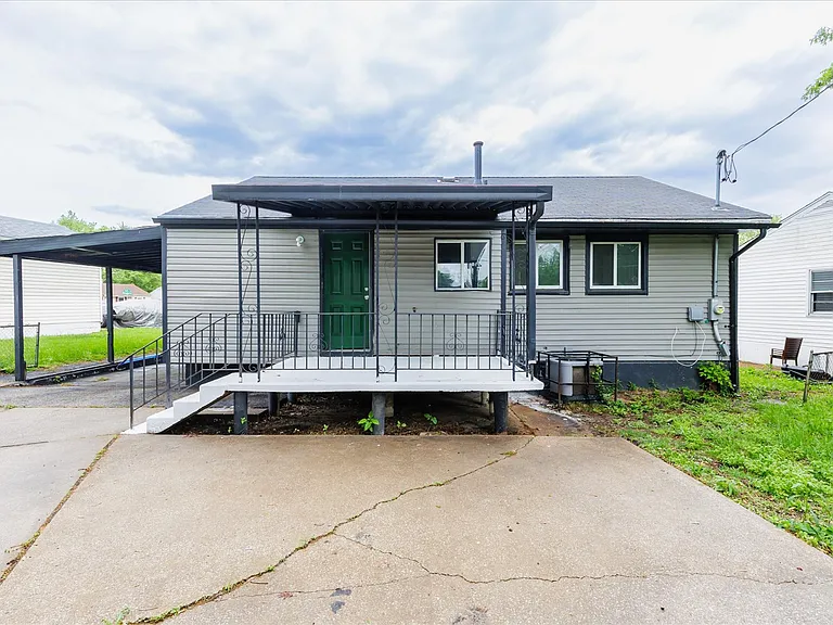 332 Banff Cir — Photo 17