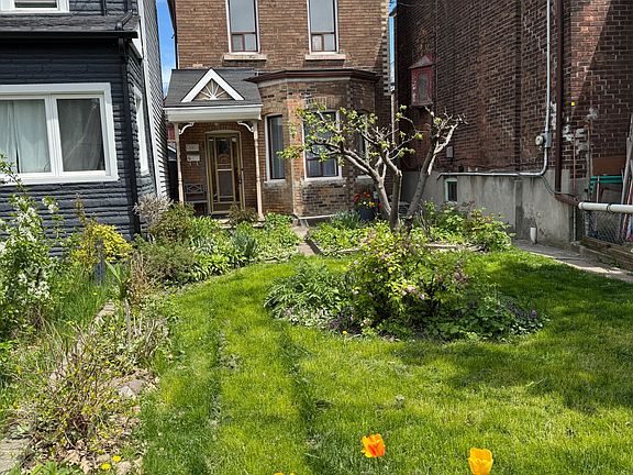 2nd image of 491 Roxton Rd