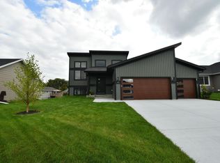 109 Fairway St, Zumbrota, MN 55992