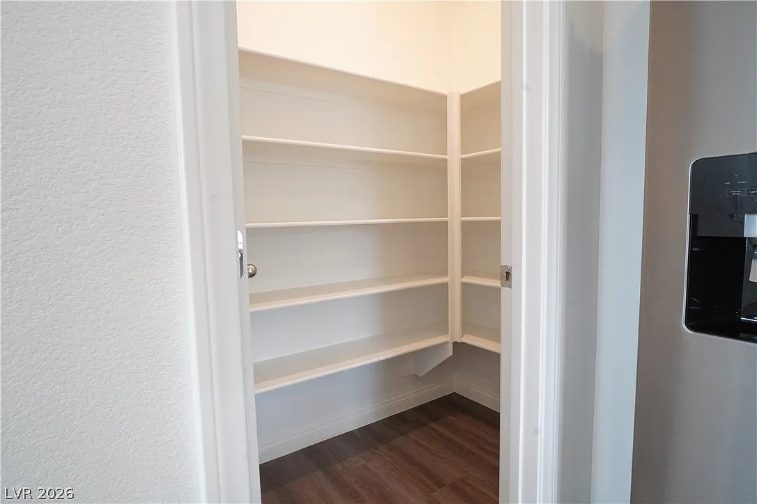 3 bed, 3.5 bath, 1888 sqft, $2,300 — Photo 4