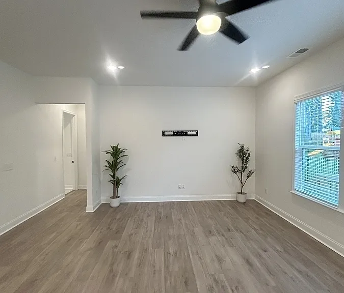 730 Mirkwood Ave — Photo 5