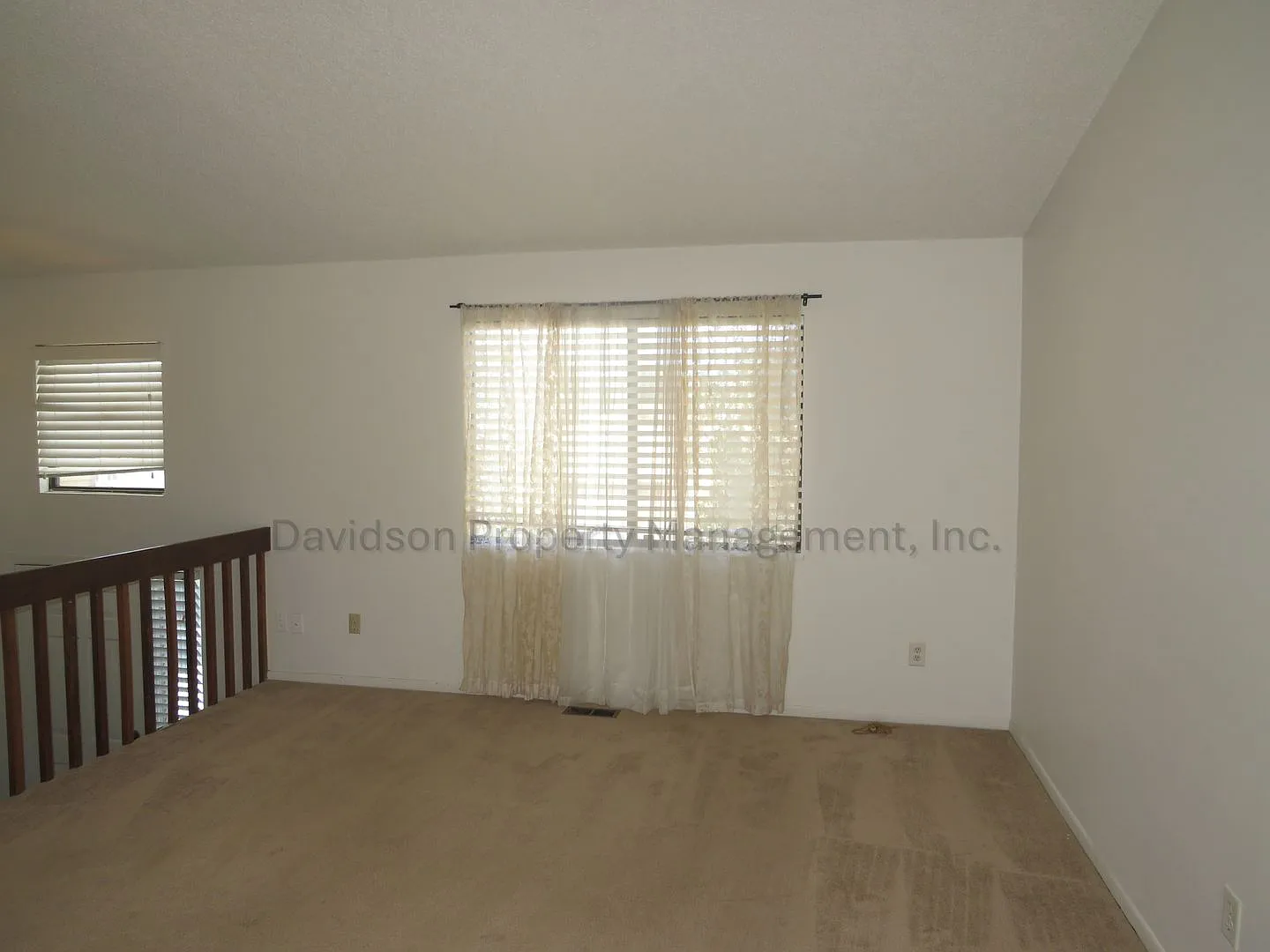Cozy 2 Bedroom House in Briargate — Photo 2