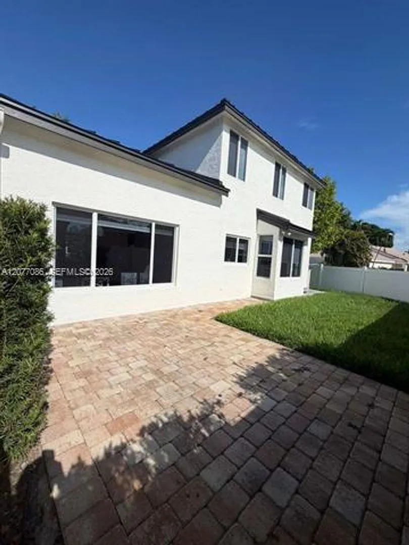1920 NW 182nd Ter # 1920, Pembroke Pines, FL 33029 — Photo 1