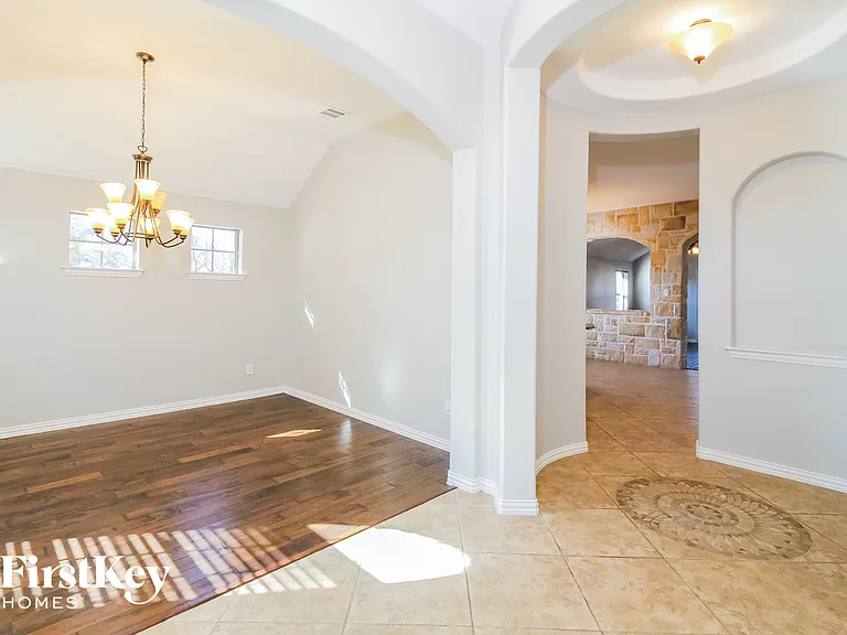 206 Lavaca Dr — Photo 7