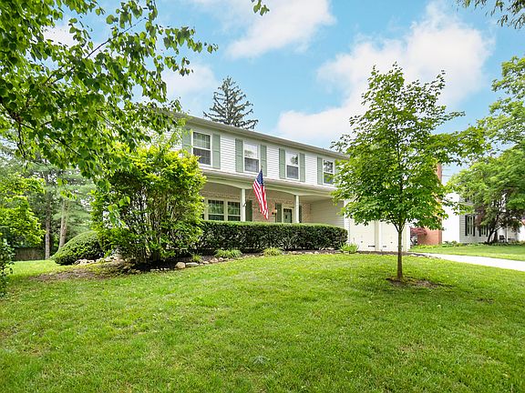 2nd image of 805 Middlebury Dr
