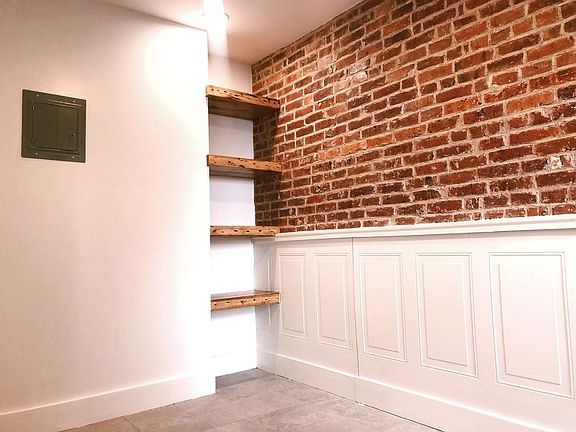 5th image of 507 Van Buren St #B