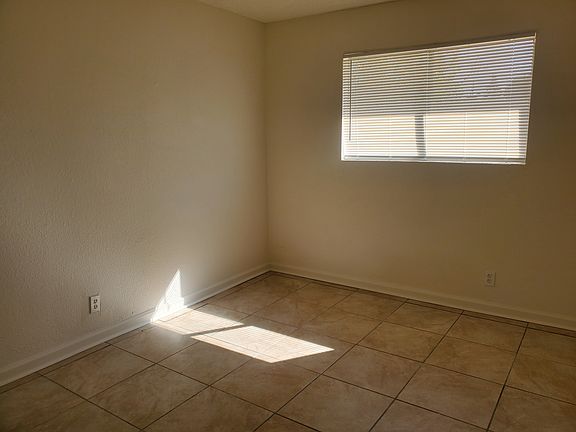 5th image of 254 E 10th St