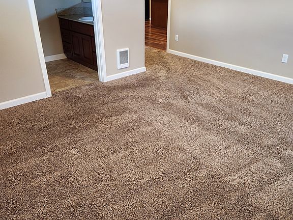 5th image of 808-832 Taylor Ln NE #808-A