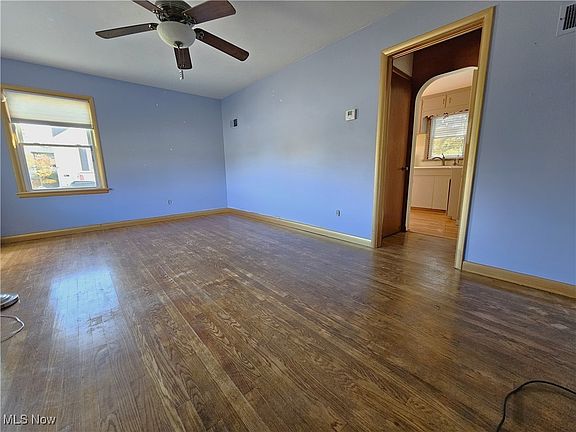 4th image of 170 W Highland Ave