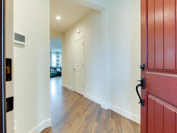 5th image of 542 Cadiz Dr