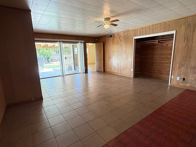 2038 E Ashlan Ave — Photo 13