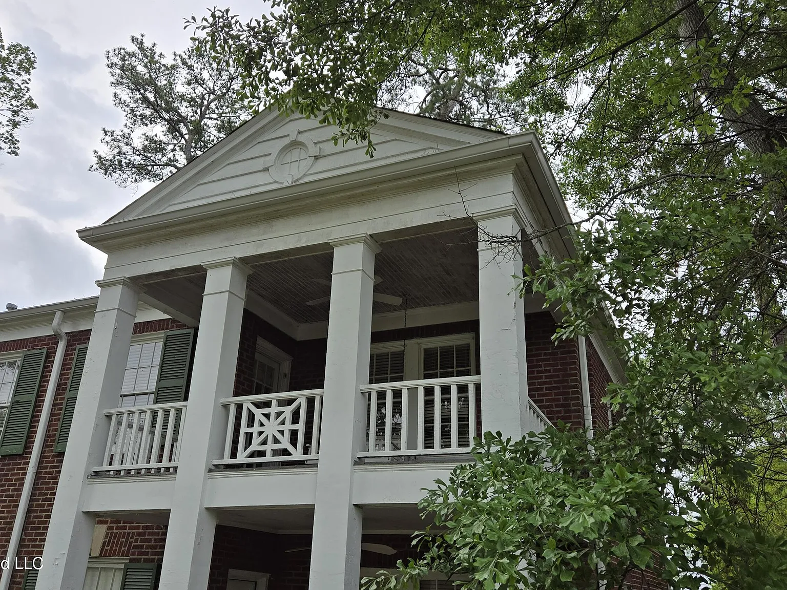 8 bed, 4.5 bath, 5479 sqft, $1,500 — Photo 4